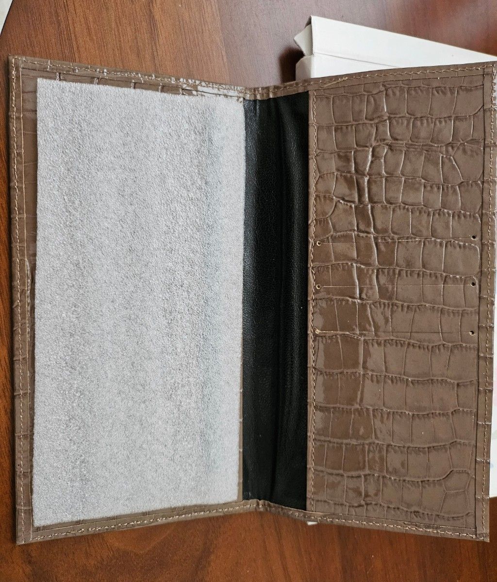 激レア】皇居 長財布 クロコ風型押し 牛革 モカ ベージュ 菊の紋入り