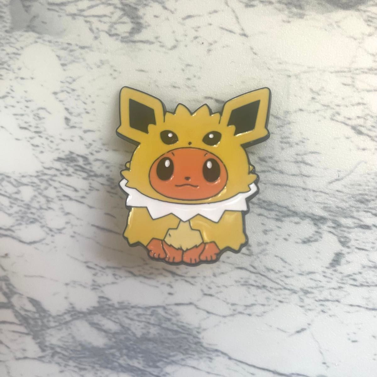 イーブイフレンズ ブイズ ポンチョイーブイ ピンバッジ ポケモン 8個