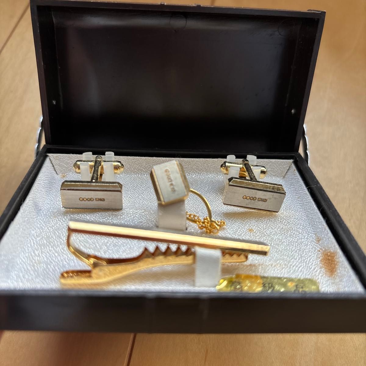 ネクタイピン ピンク 珊瑚 カフスボタン ゴールド 金 アクセサリー