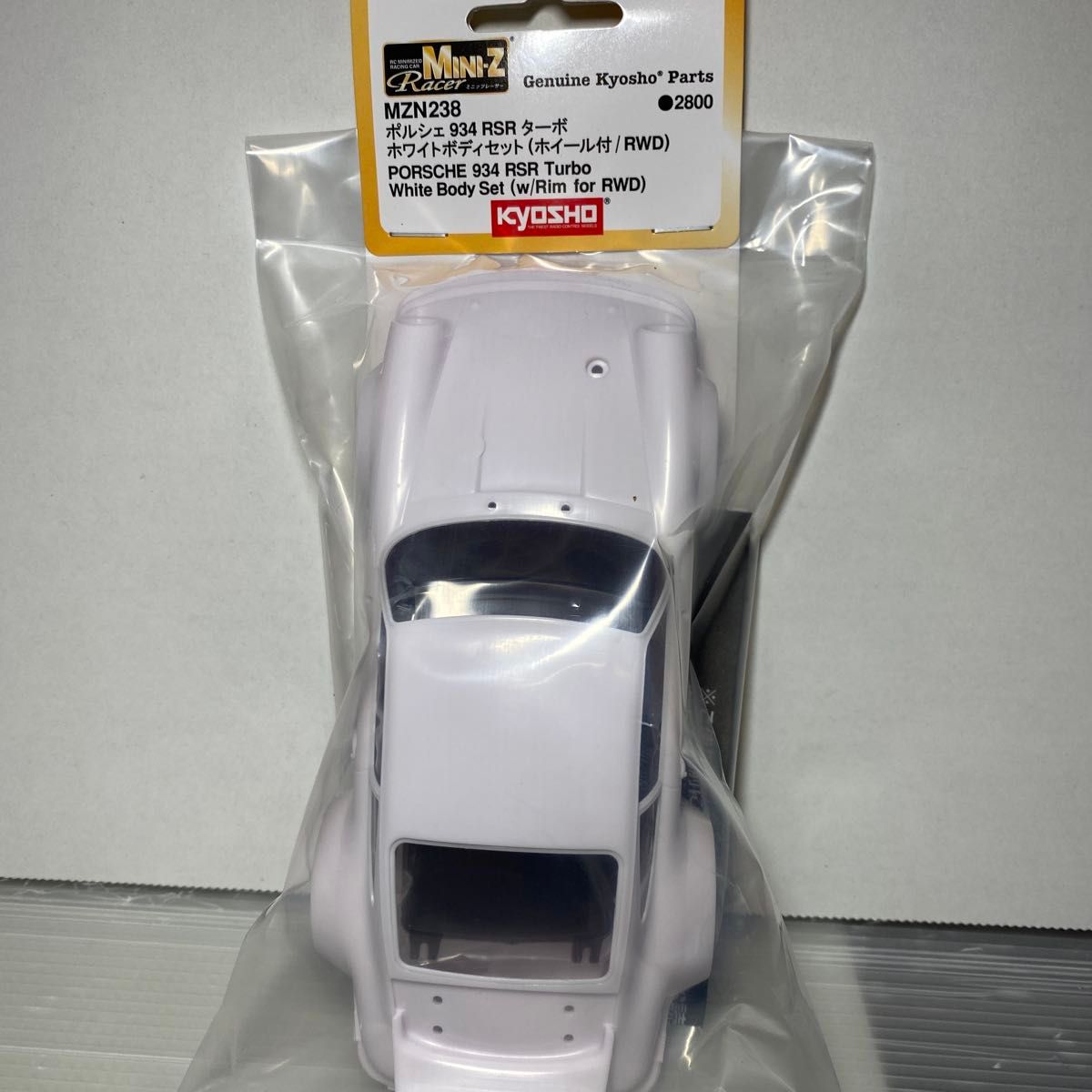 京商ミニッツポルシェ 934 RSR ホワイトボディセット (未塗装