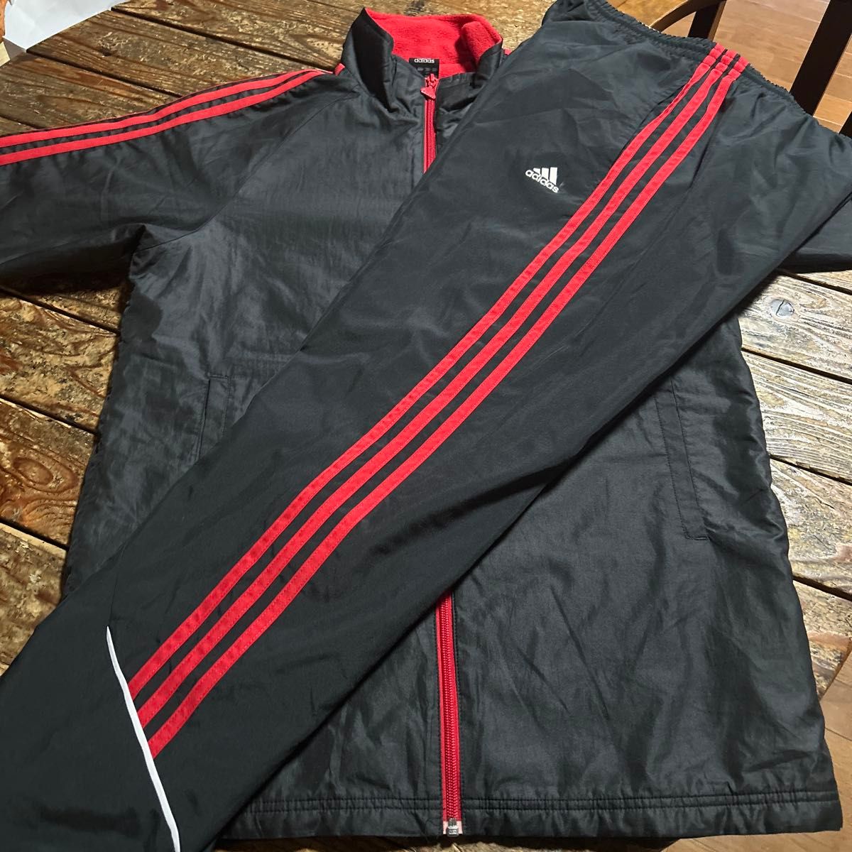 adidas アディダス ナイロンジャージ セットアップ 上下 セット黒 赤3