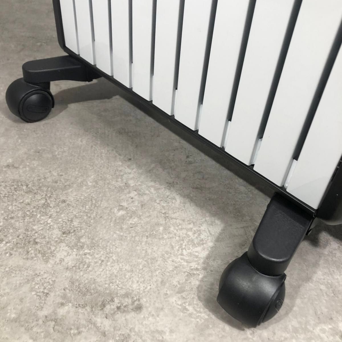 美品 大人気 DeLonghi デロンギ マルチダイナミックヒーター MDH15-BK