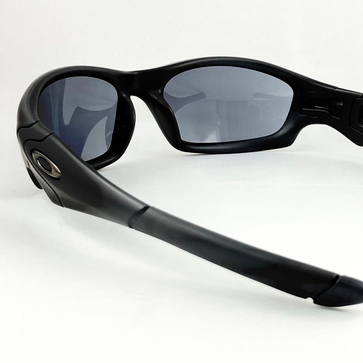 ioさん着用モデル オークリー OAKLEY STRAIGHT JACKET oo9039 11-013