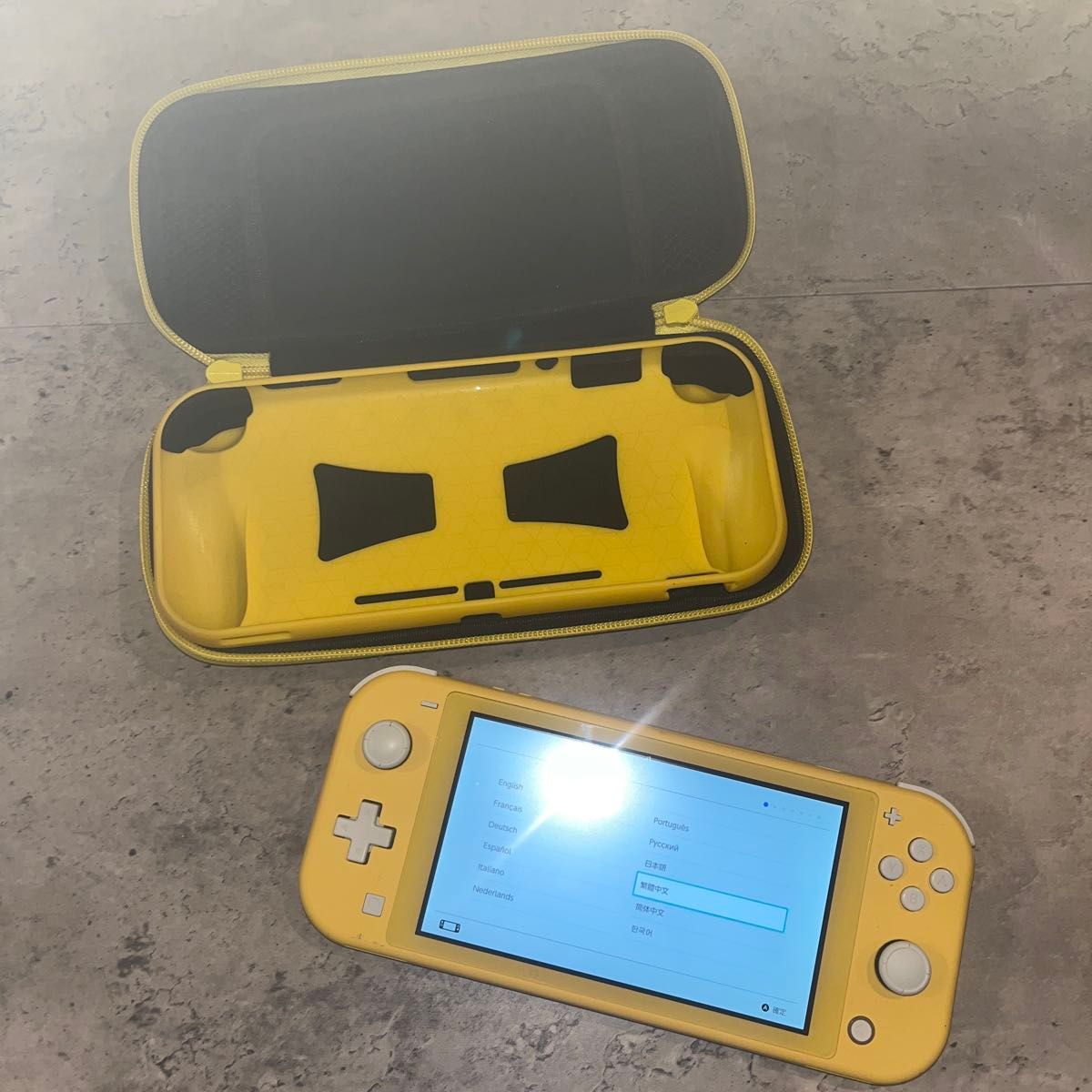 Switch lite 本体 イエロー ケース セット Nintendo Switch Lite