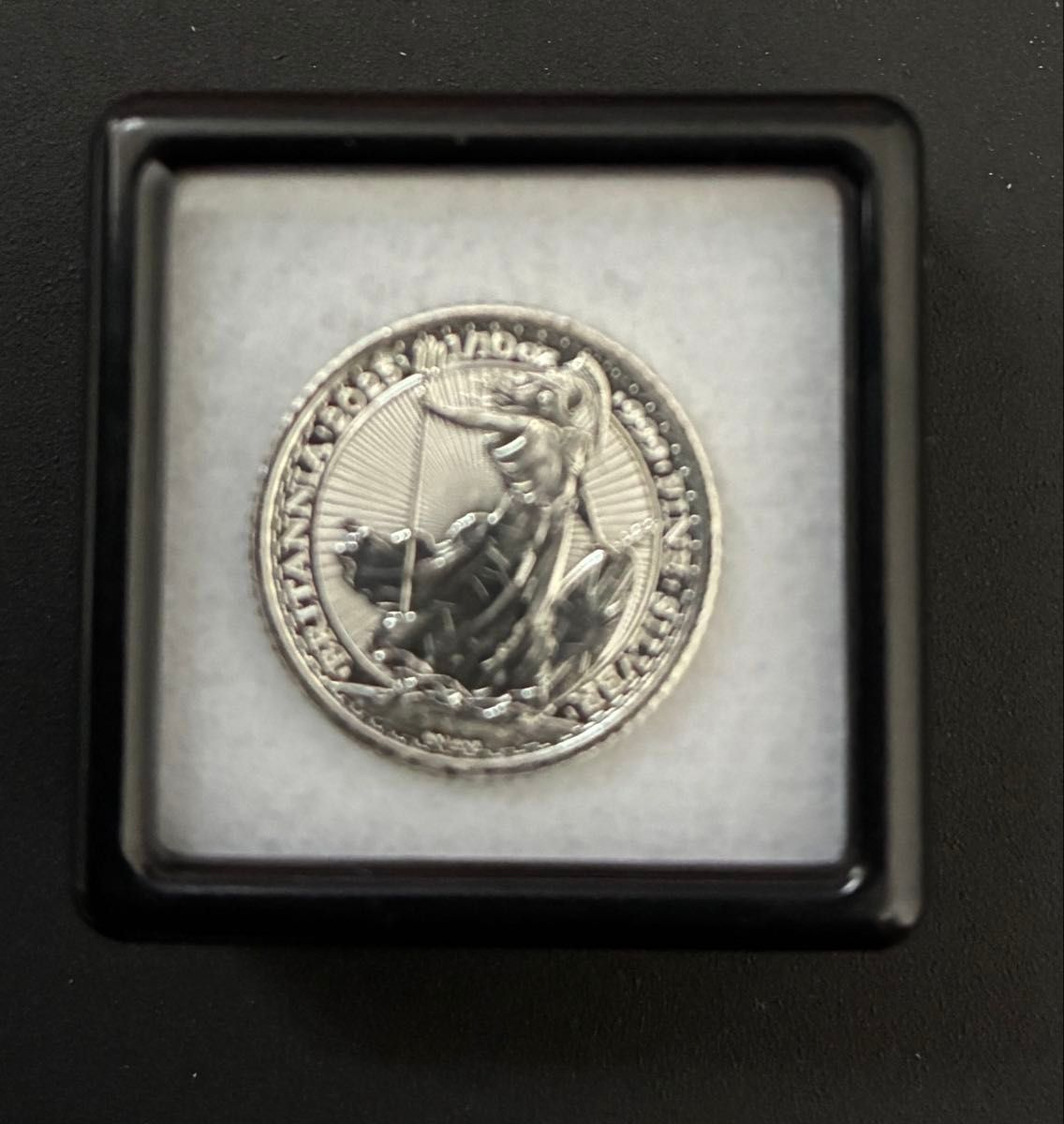 本物保証】 2025年 イギリス ブリタニア銀貨 1/10オンス 1枚 純銀 999