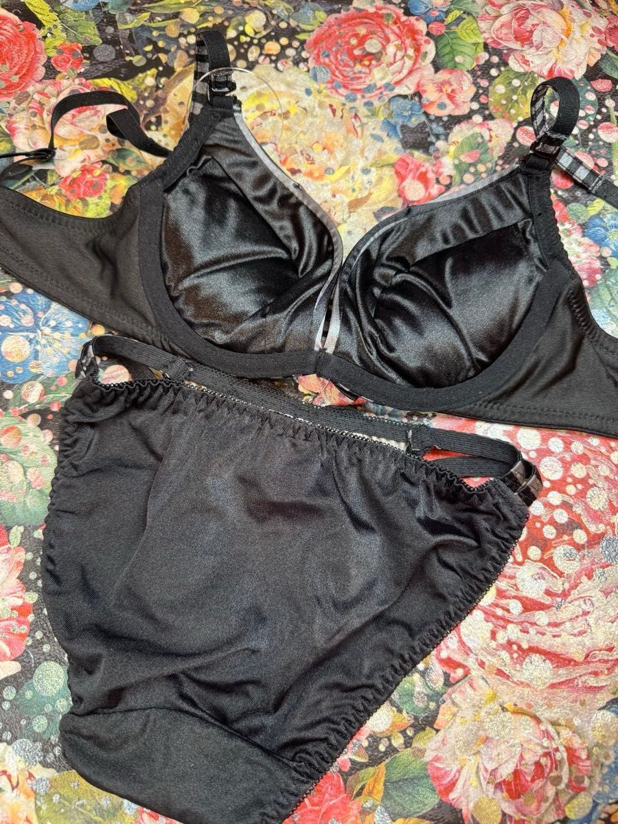 エメフィール 廃盤品 レア ブラジャー ショーツセット Sexy サテン