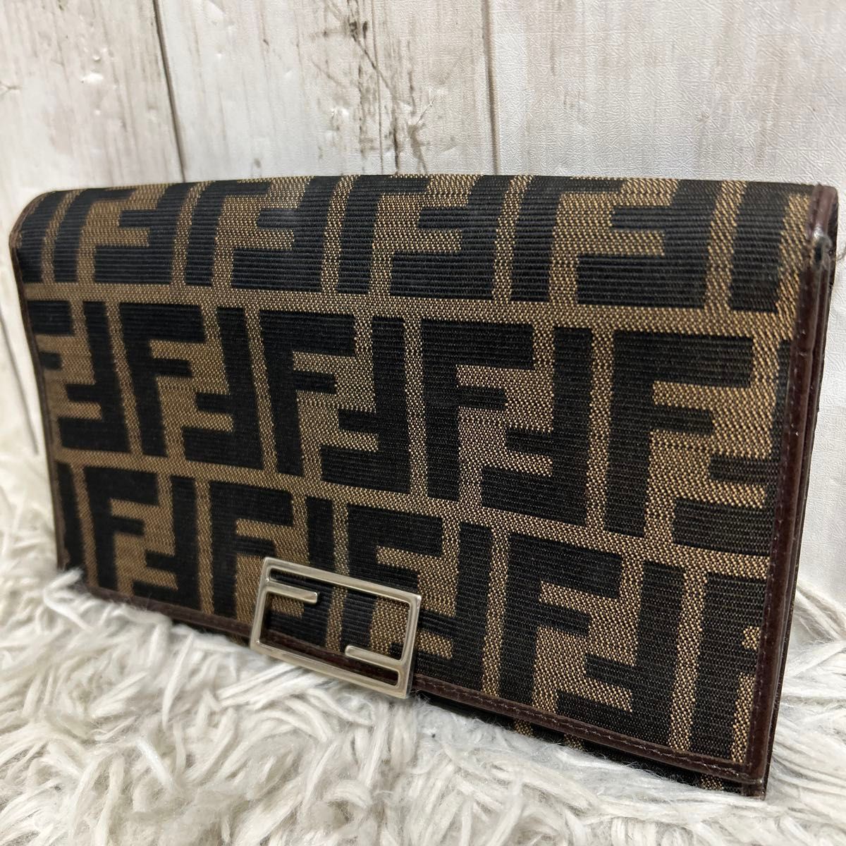 FENDI フェンディ ズッカ柄 長財布 二つ折り FFロゴ レザー 財布