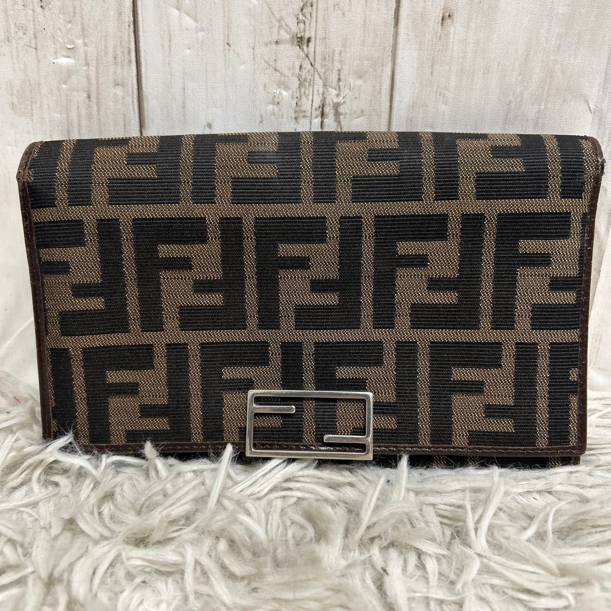FENDI フェンディ ズッカ柄 長財布 二つ折り FFロゴ レザー 財布