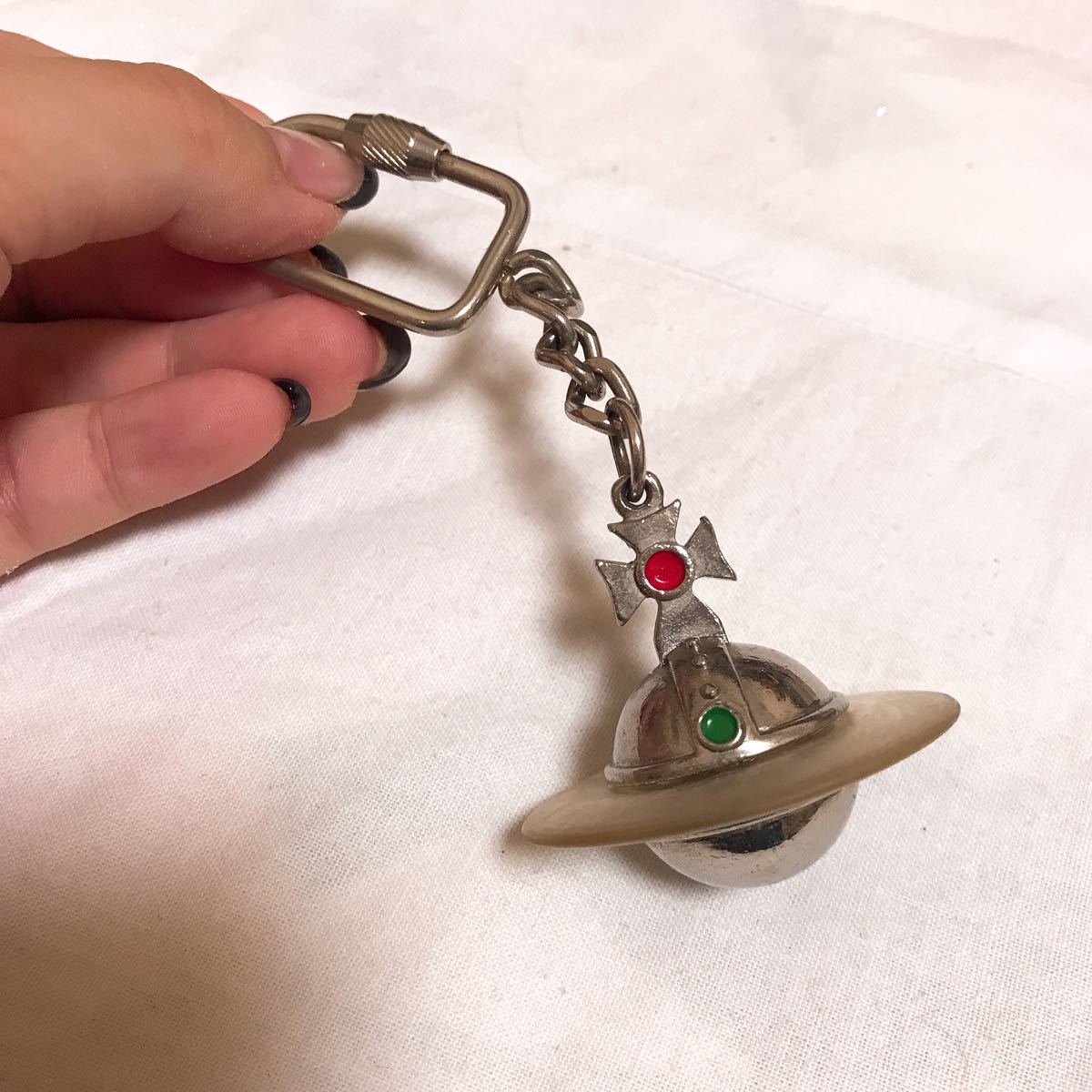 ヴィヴィアン】オーブ型キーホルダー ラバーキーホルダー シルバー