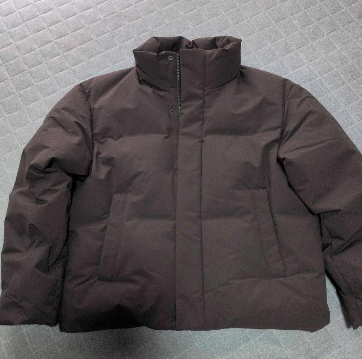 2025 UNIQLO ユニクロ シームレスダウンジャケット DARK BROWN Mサイズ