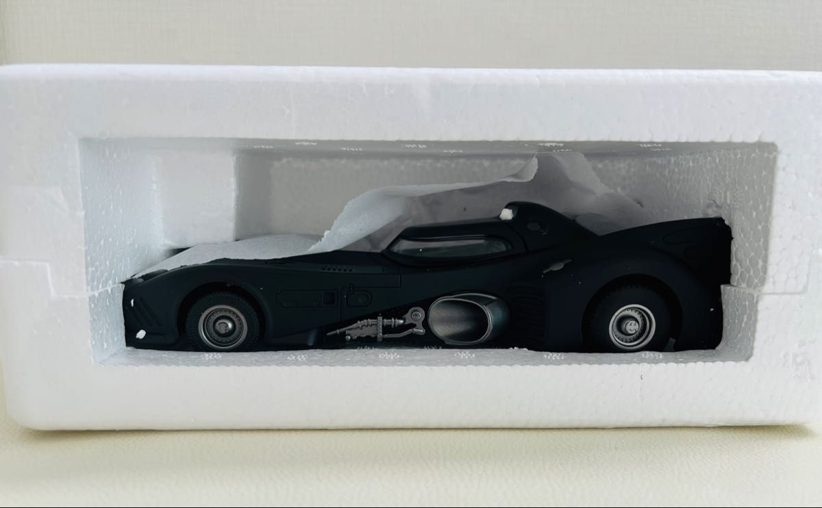 1:18 1989年映画版合金製バットモービル（新品.組立不要） 1:18 1989年