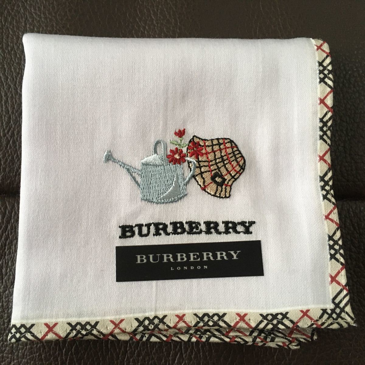 新品 バーバリー ハンカチ 3枚 BURBERRY 刺繍 女の子 お花 ノバ