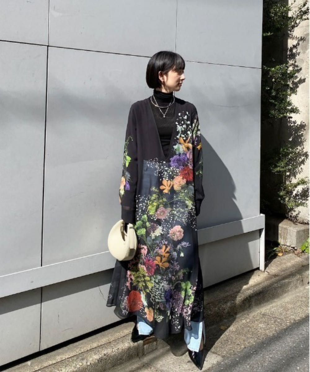 AMERI UND 2WAY DARIA V NECK DRESS｜Yahoo!フリマ（旧PayPayフリマ）