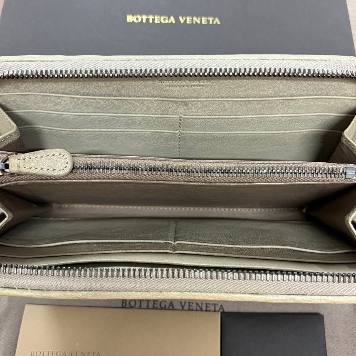 新品同様 希少 ボッテガヴェネタ BOTTEGAVENETA 財布 長財布 イントレ