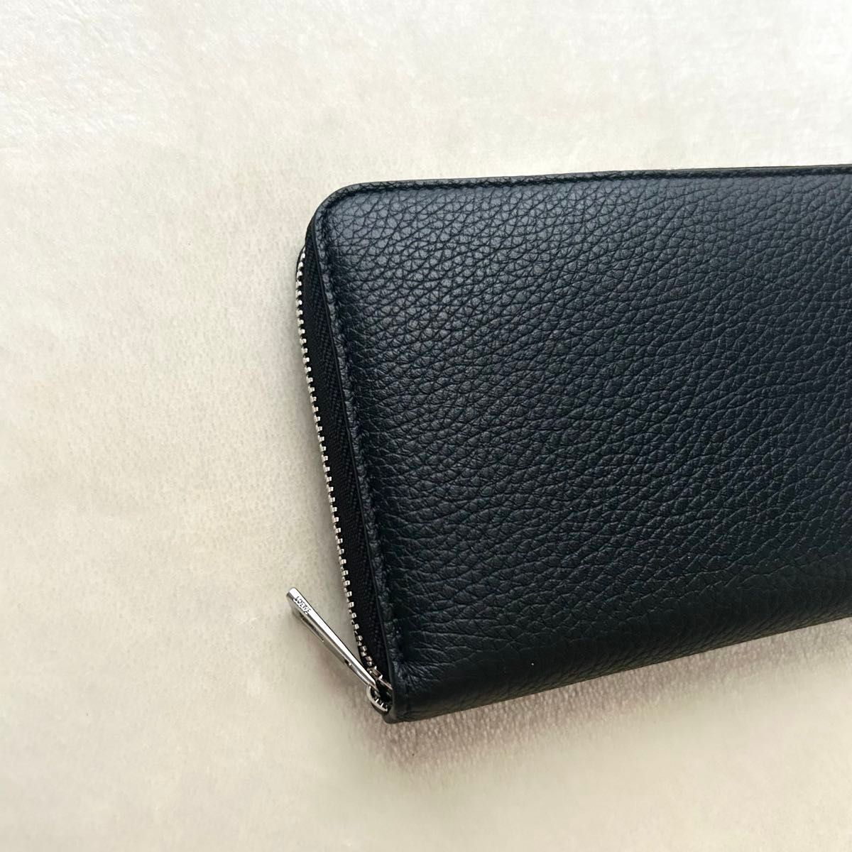 極美品 LOEWE ロエベ 長財布 ラウンドファスナー アナグラム レザー 黒