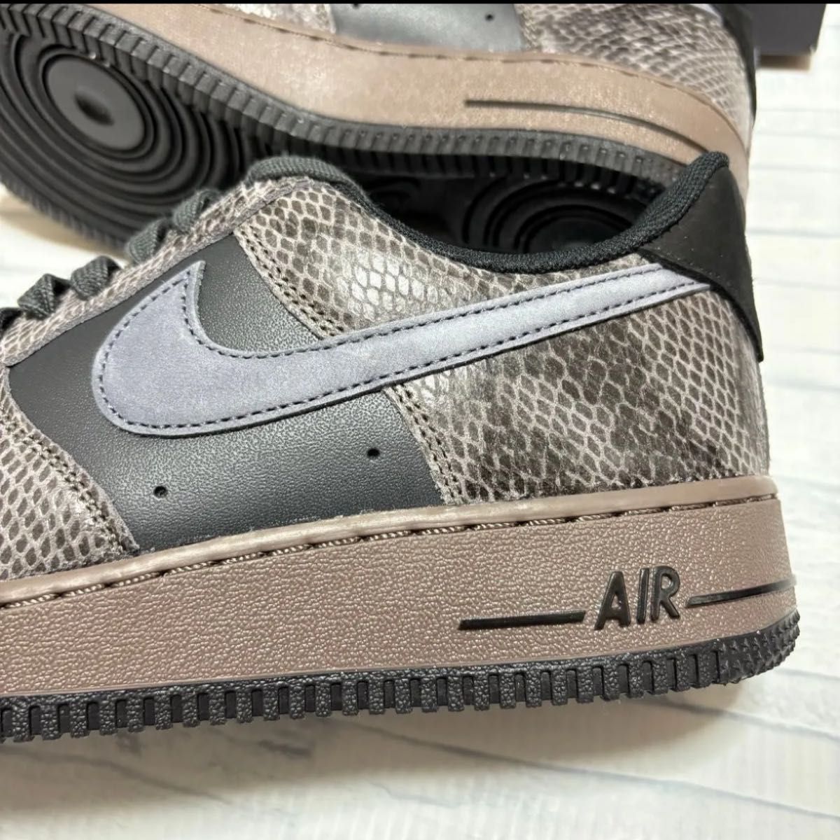 新品 NIKE AIR FORCE 1 '07 LV8 
