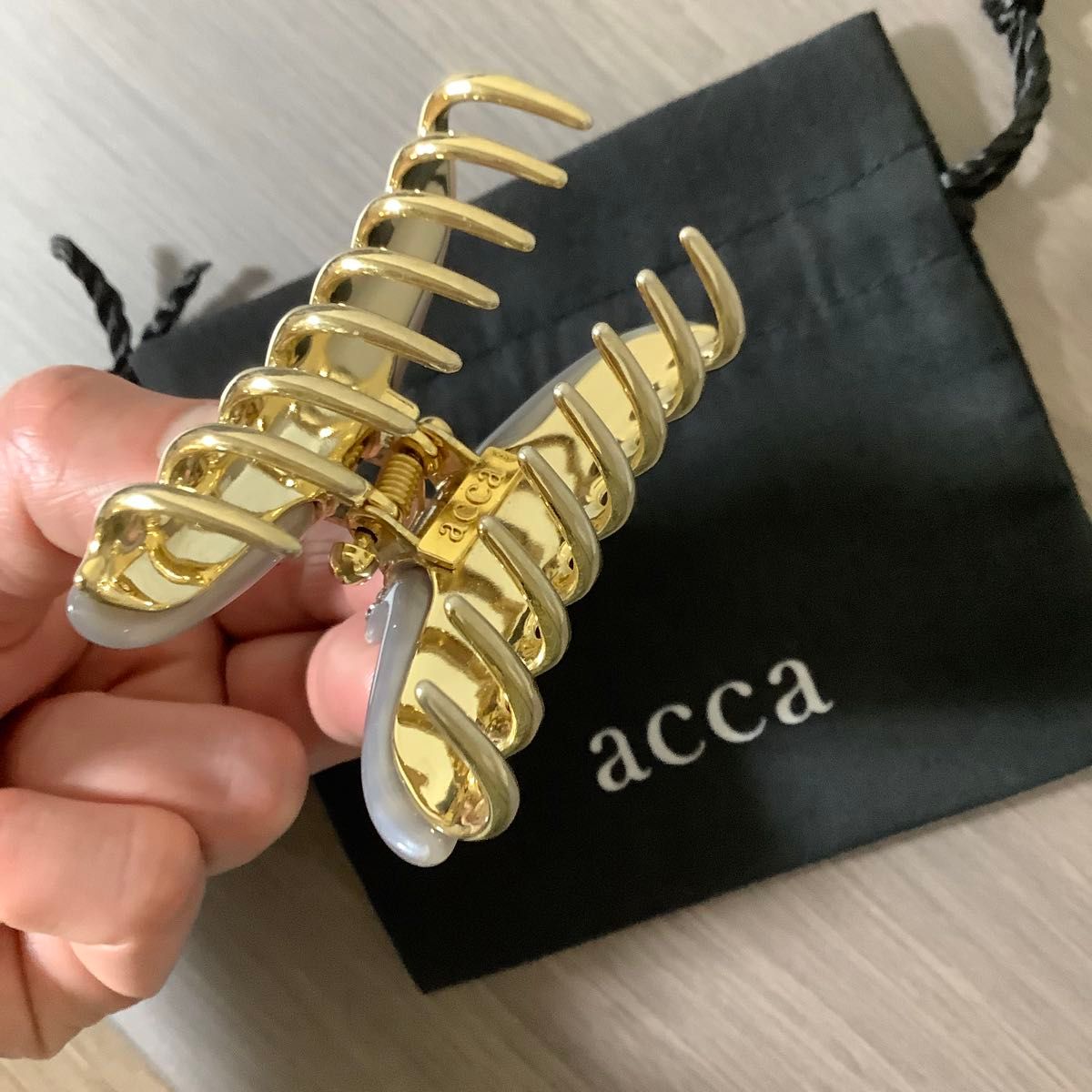 アッカ acca クリップ ティアラクイーン グレー｜Yahoo!フリマ（旧