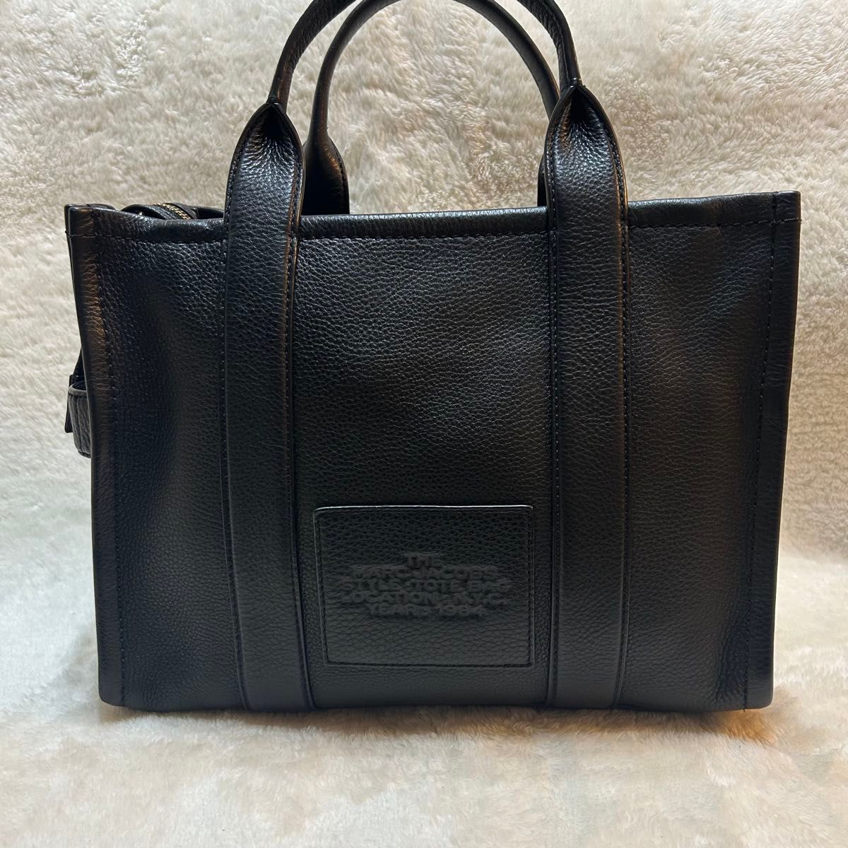 MARC JACOBS ザ レザー トートバッグ ミディアム ブラック A4可 本革