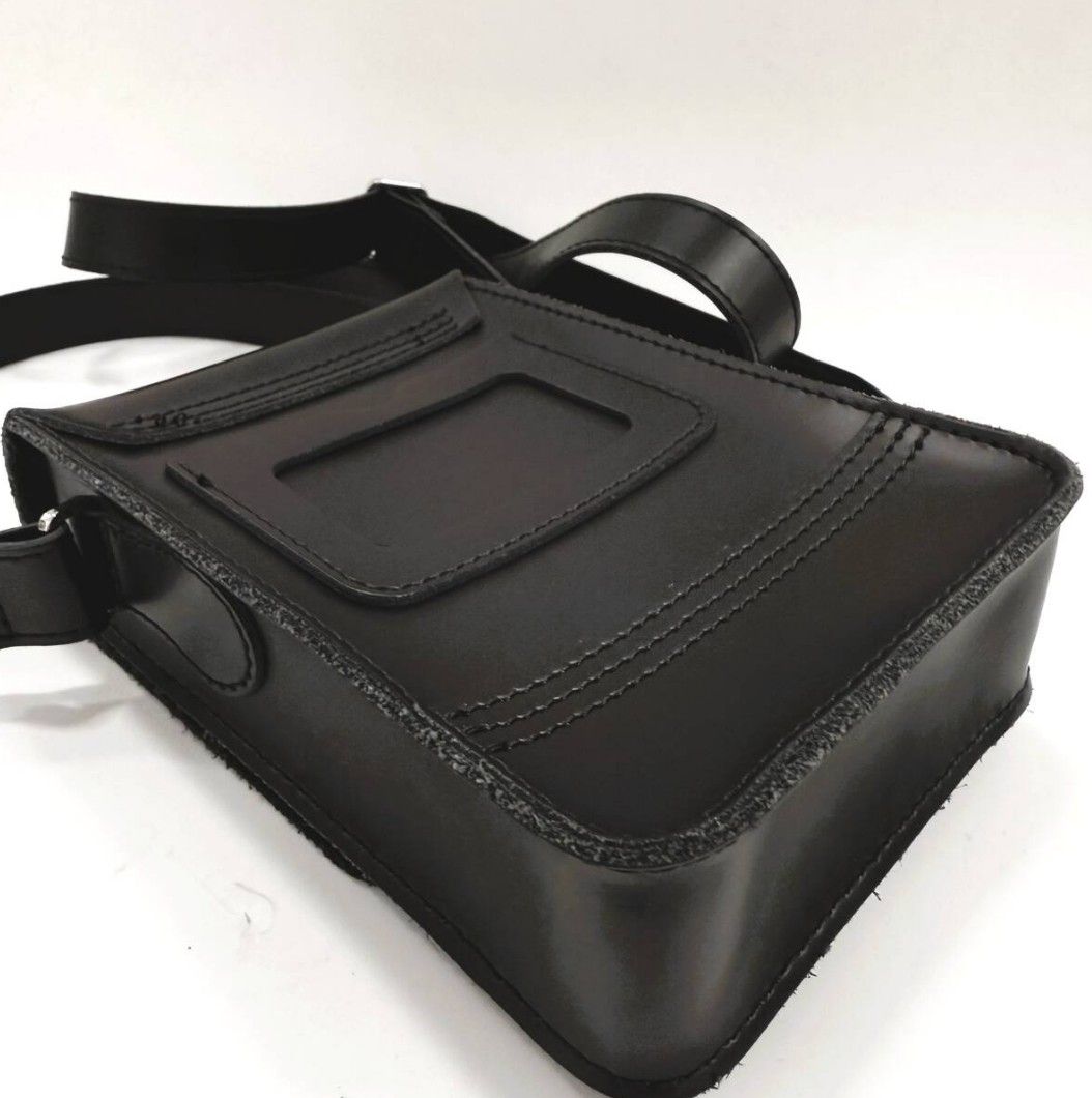 Dr Martens ドクターマーチン ボックス クロスボディ BAG カバン