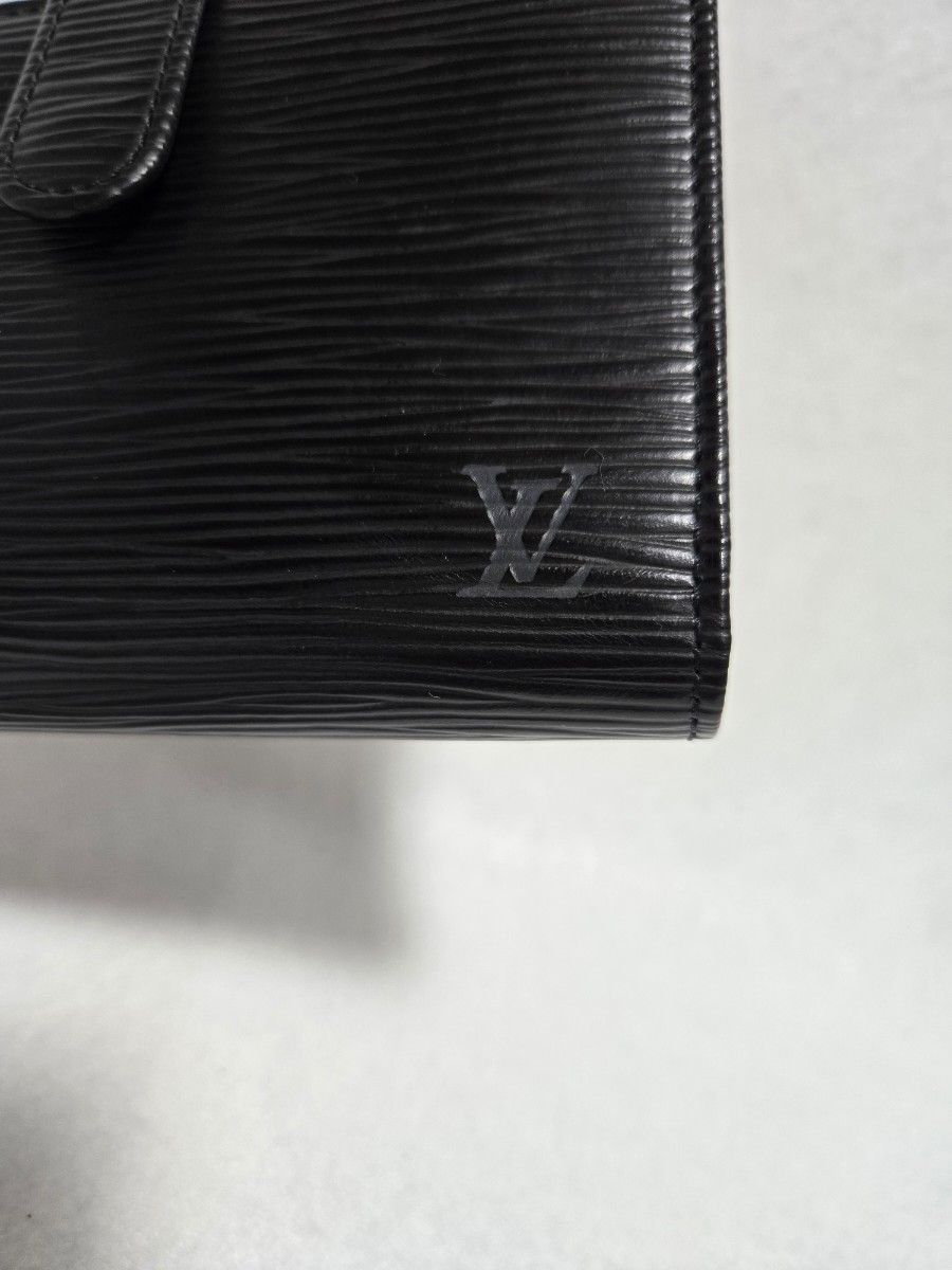 Louis Vuitton ルイヴィトン エピ ブラック がま口 二つ折り財布