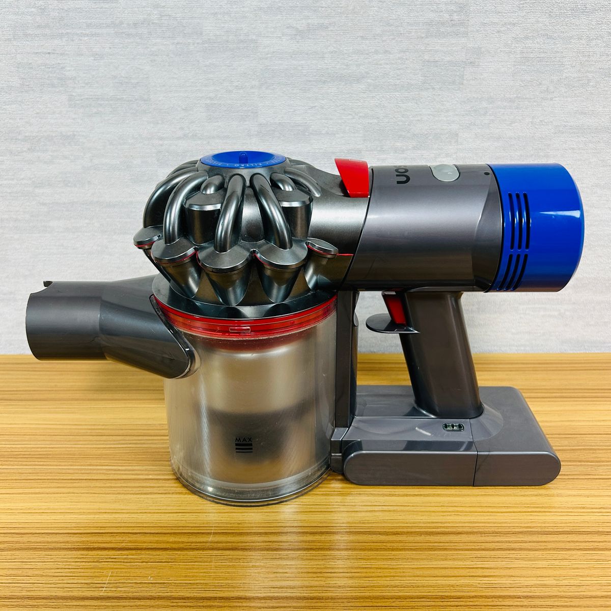 Dyson ダイソン SV10 掃除機 [サイクロン式 /コードレス] V8