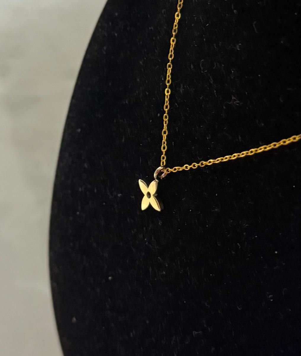 極美品 louis vuitton ネックレス モノグラム柄 スター｜Yahoo!フリマ