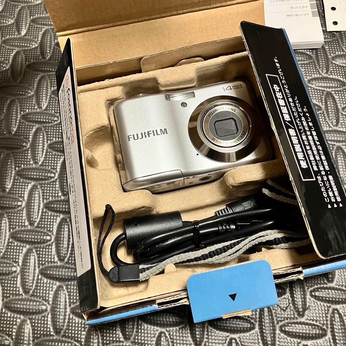 FUJIFILM FinePix AV230 デジタルカメラ シルバー 1400万画素｜Yahoo