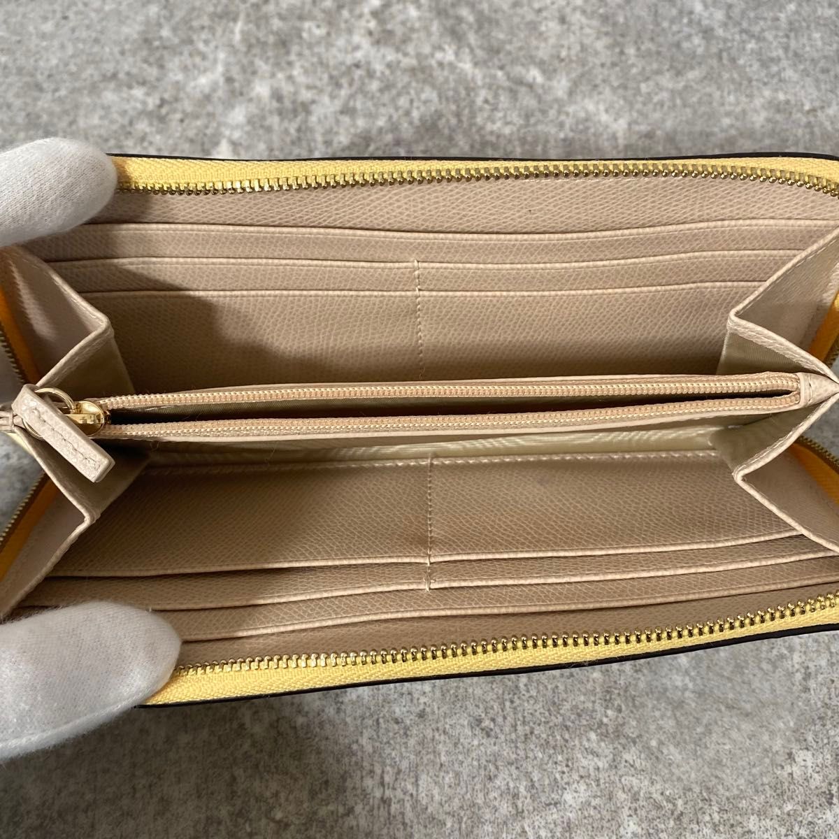 未使用級 FURLA フルラ 長財布 レザー アーチロゴ ソフィア 未使用級