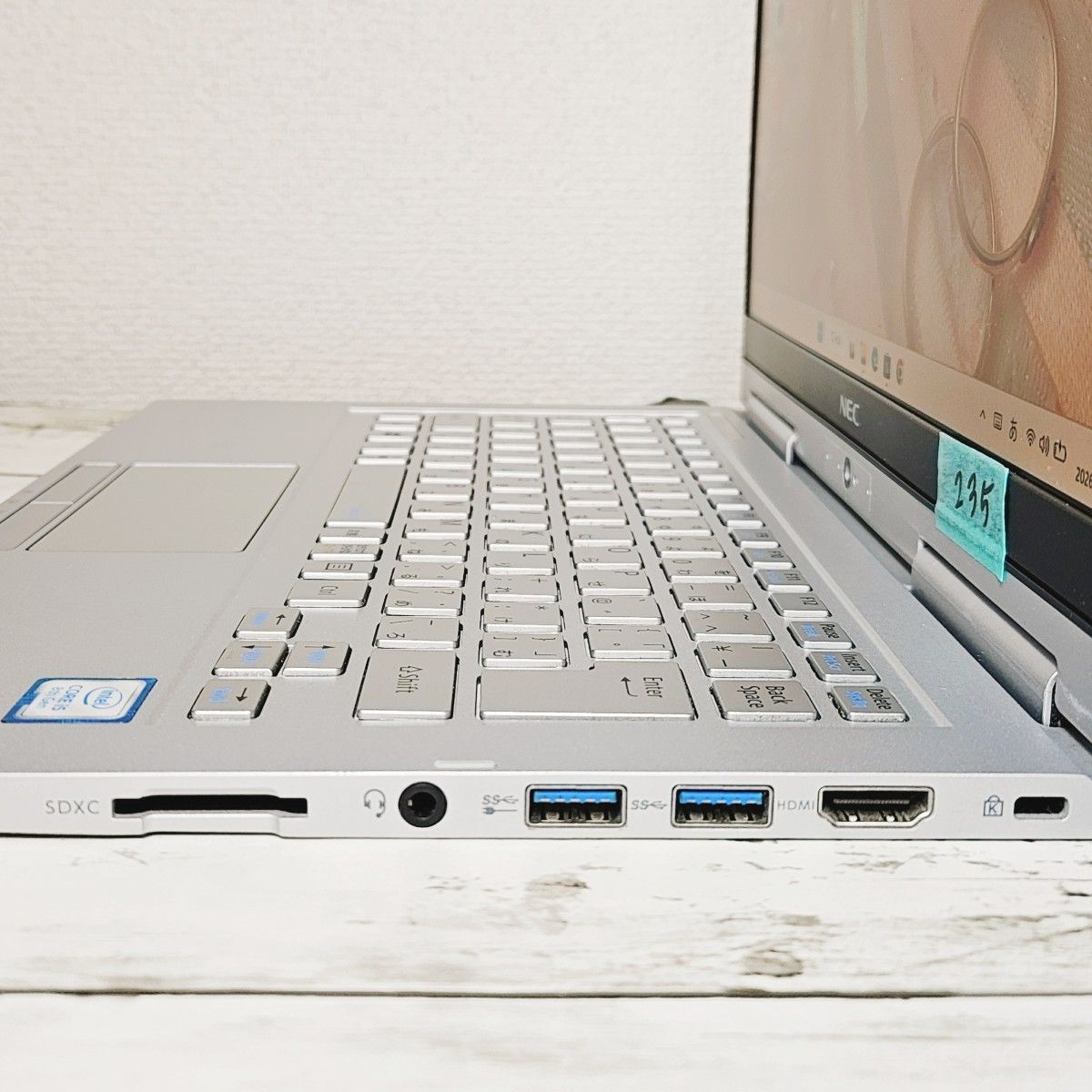 第8世代 Core i5 タッチパネルで操作OK タブレットPC SSD Windows11