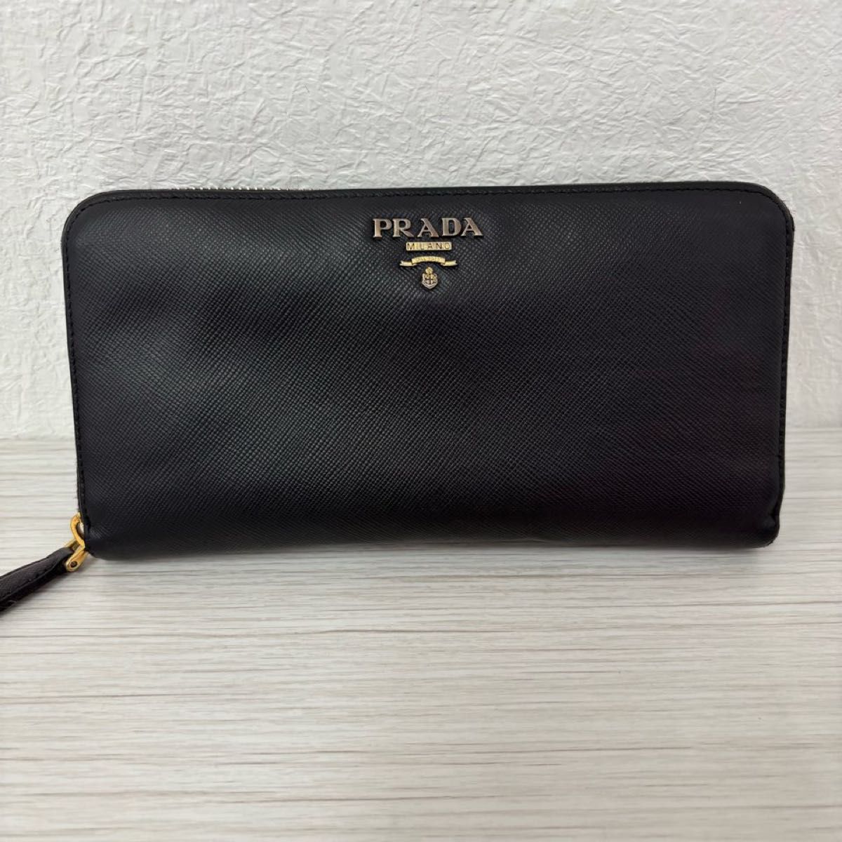 PRADA プラダ 財布 長財布 ラウンドファスナー サフィアーノ レザー