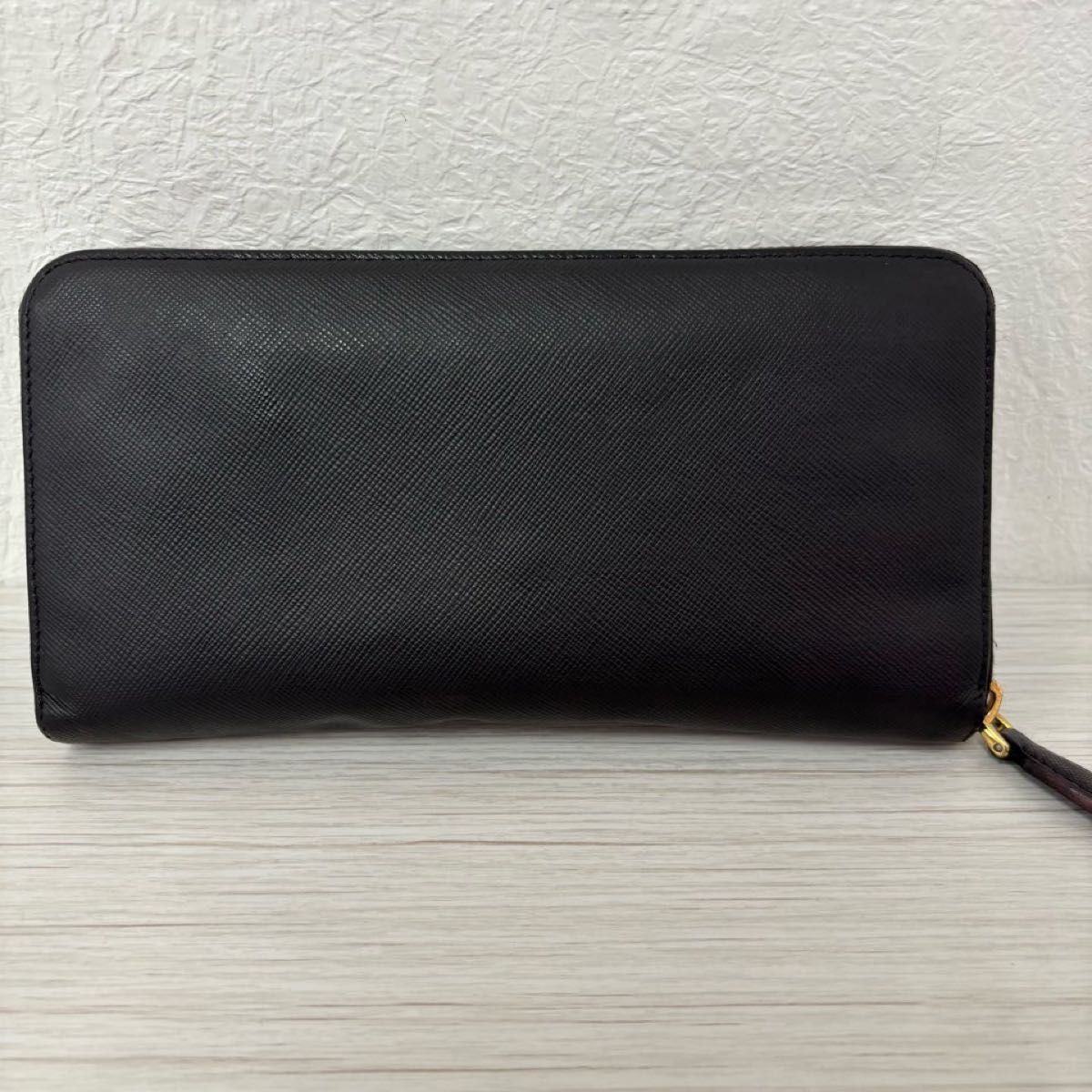 PRADA プラダ 財布 長財布 ラウンドファスナー サフィアーノ レザー