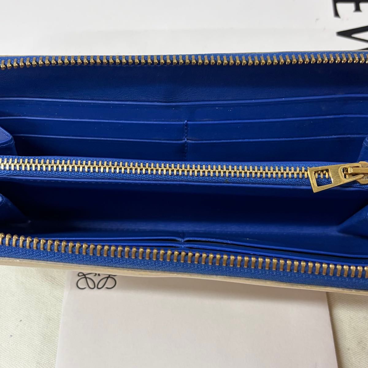 新品同様 現行 ロエベ LOEWE 財布 長財布 バイフォールド アナグラム