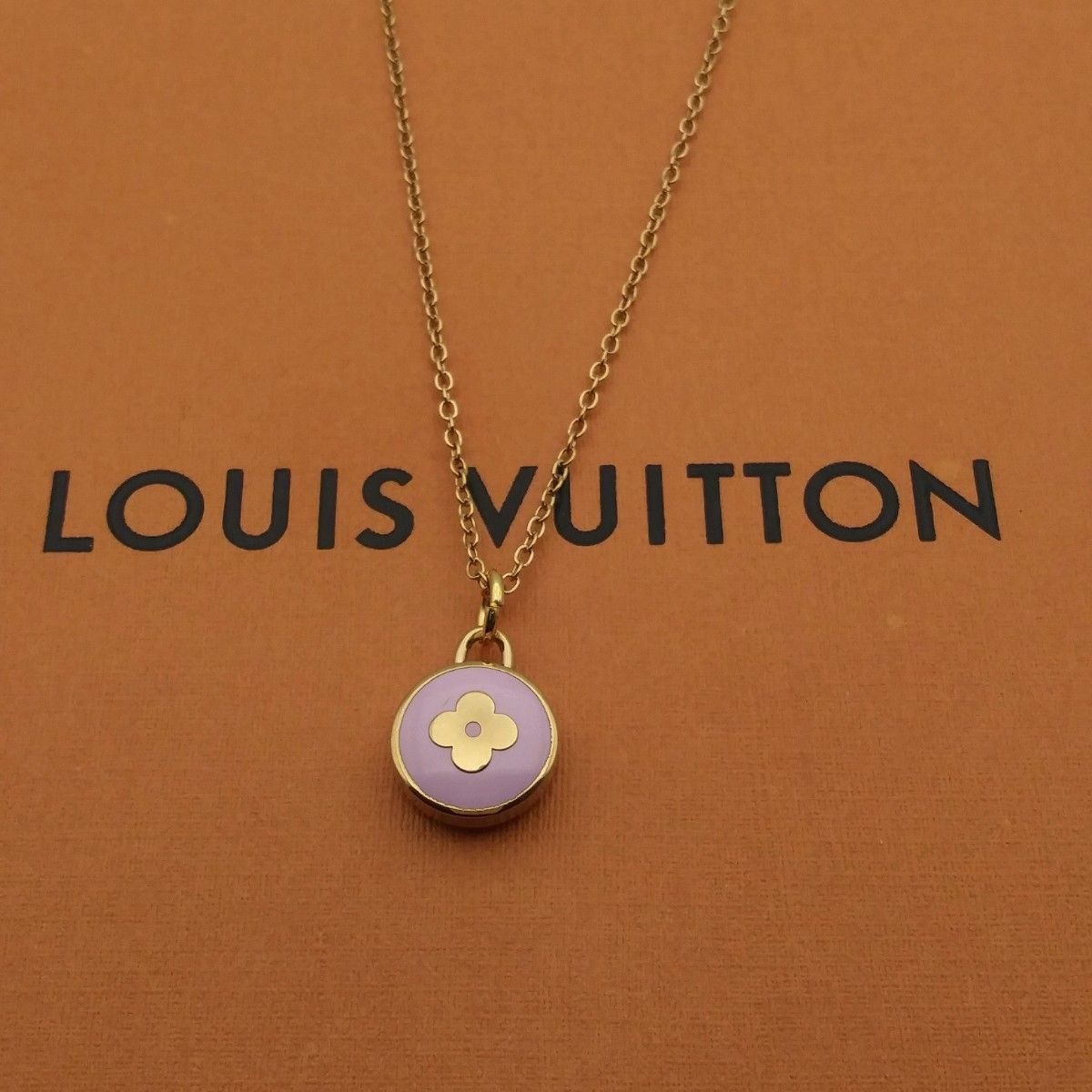 ルイヴィトン LOUISVUITTON (正規品) 【美品】サークル型フラワー印字