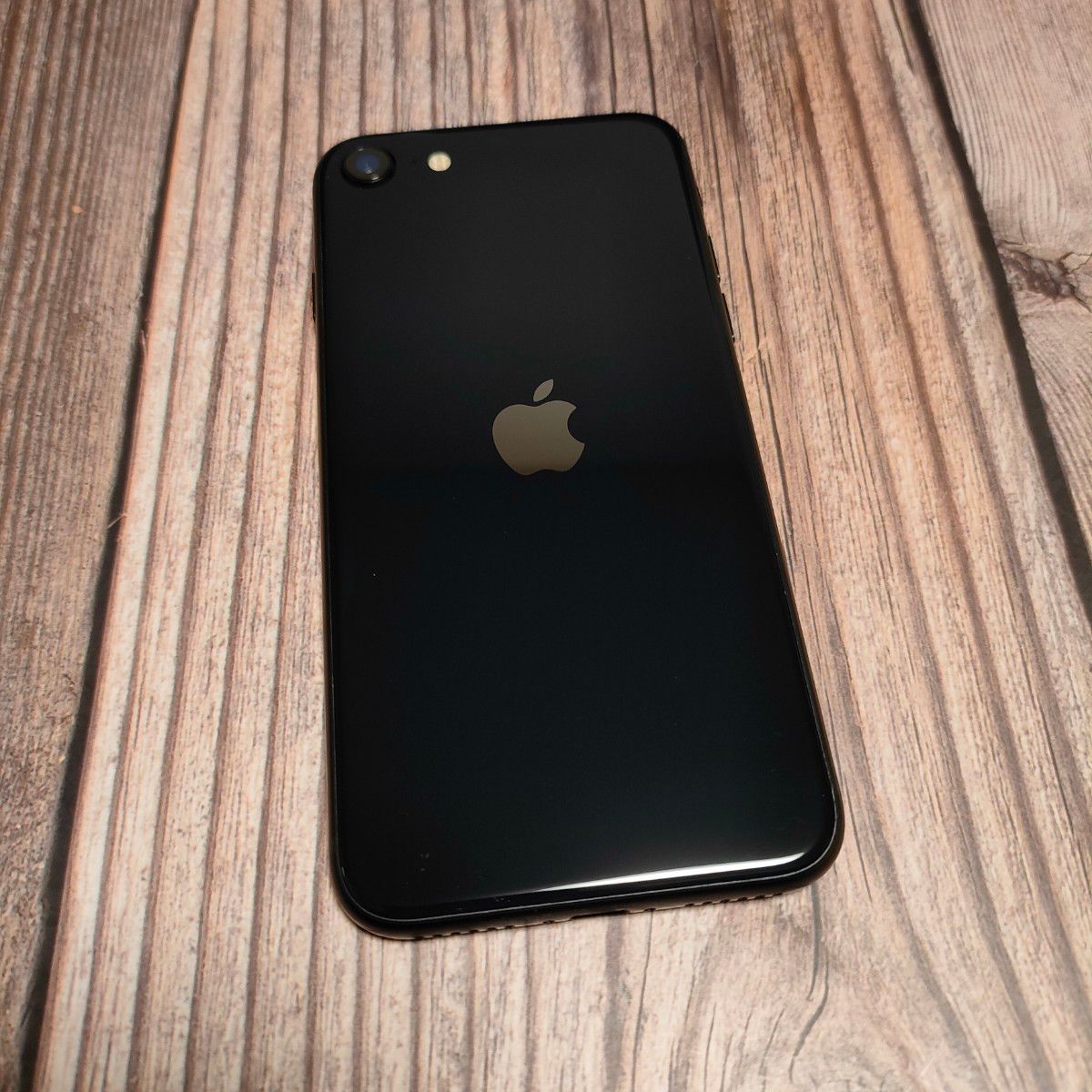 iPhone SE 第3世代 64GB 美品 おまけ大量 バッテリー100%｜Yahoo