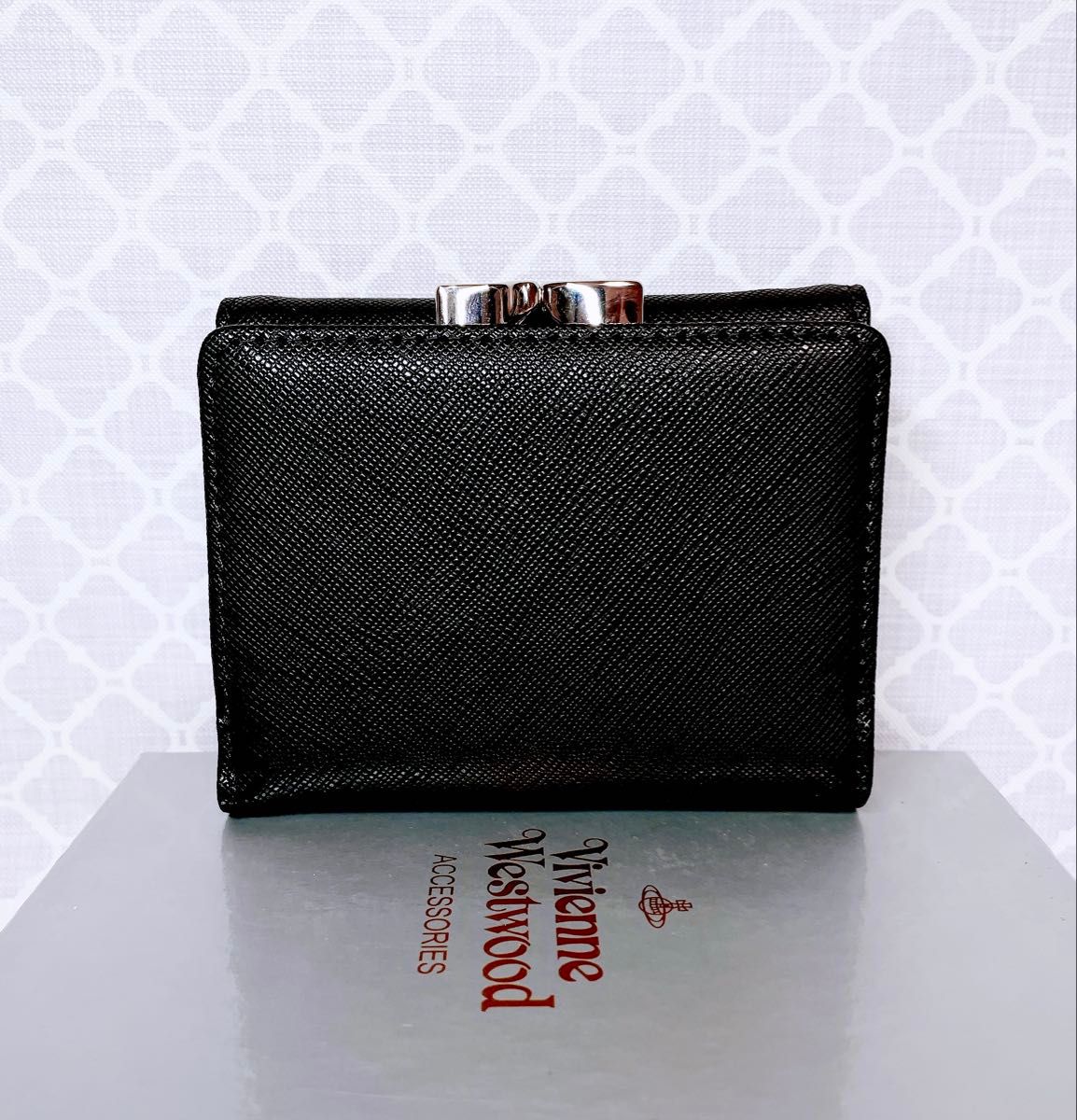 最新 ショッパー付】新品 ヴィヴィアン・ウエストウッド 三折り財布