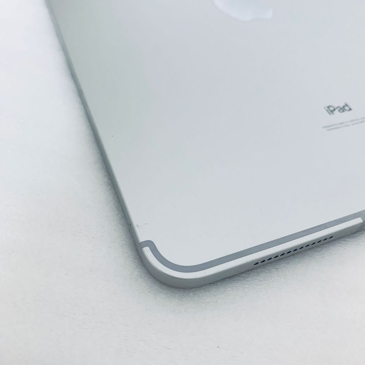 Apple iPad Pro 11インチ 第2世代 128GB シルバー MY2W2J/A SIMフリー