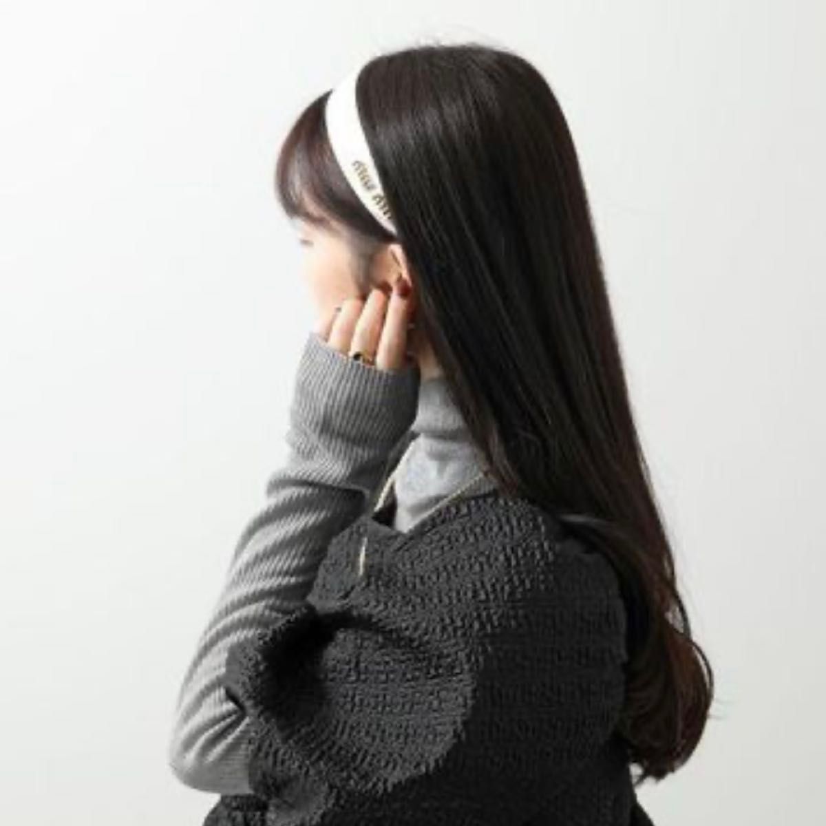 箱付き】MIU MIU ロゴカチューシャ ホワイト 完売品 正規品 希少