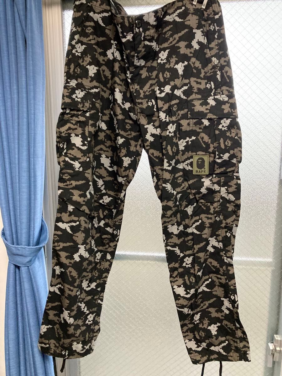 アベイシングエイプ A BATHING APE CAMO CARGO PANTS デジカモ 迷彩柄
