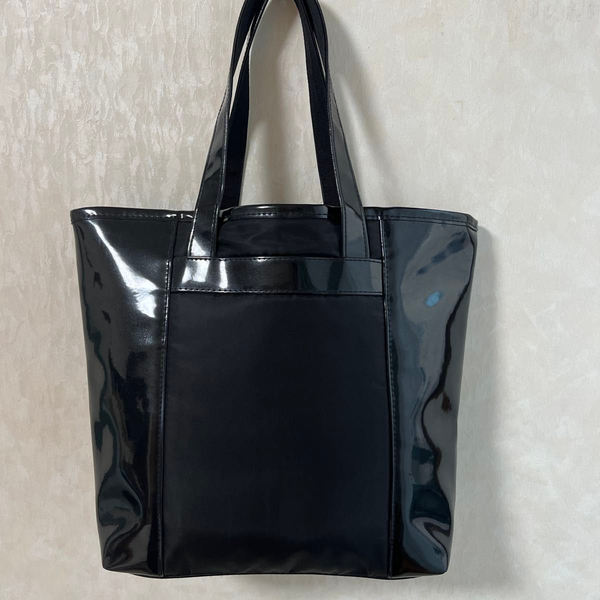 GIVENCHY ジバンシィ エナメル ナイロン 4Gロゴ ロゴ刺繍入りトート