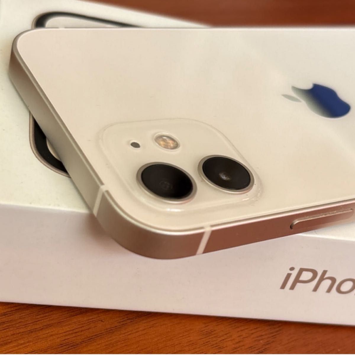 本日SALE中 iPhone 12 ホワイト 64GB SIMフリー 本体｜Yahoo!フリマ