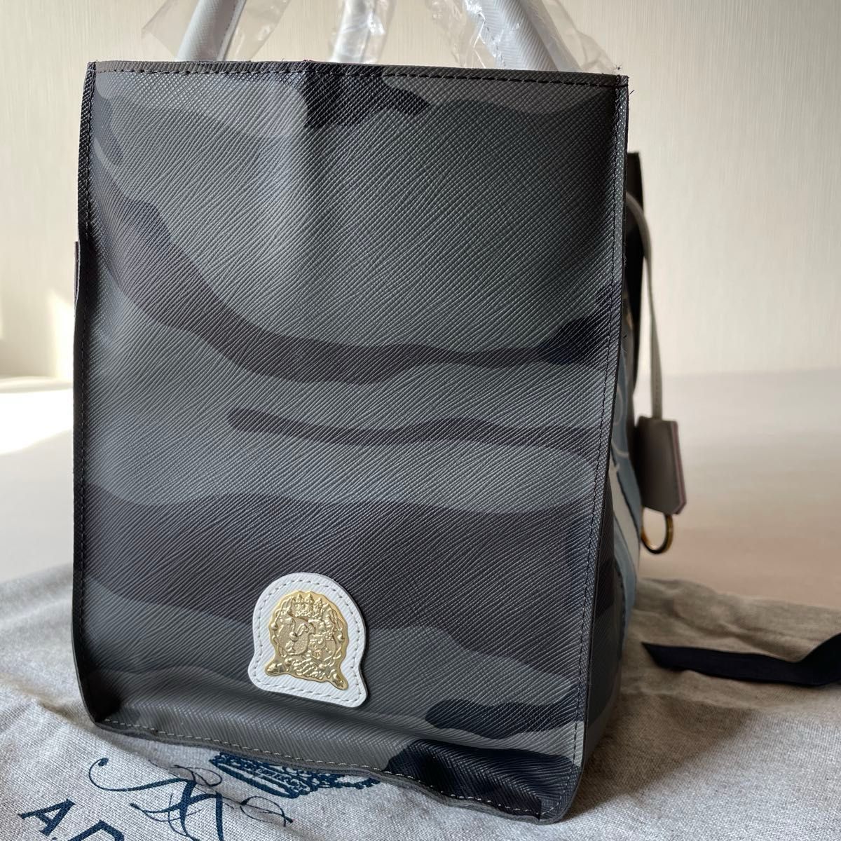 新品タグ付】ADMJ カモフラ柄 王冠スパンコール刺繍トートバッグ