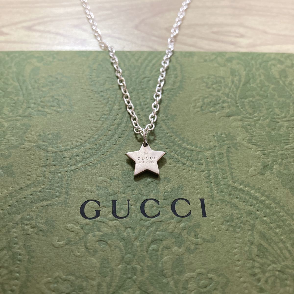 GUCCI 刻印入り ミニ 星 スター ネックレス｜Yahoo!フリマ（旧PayPay
