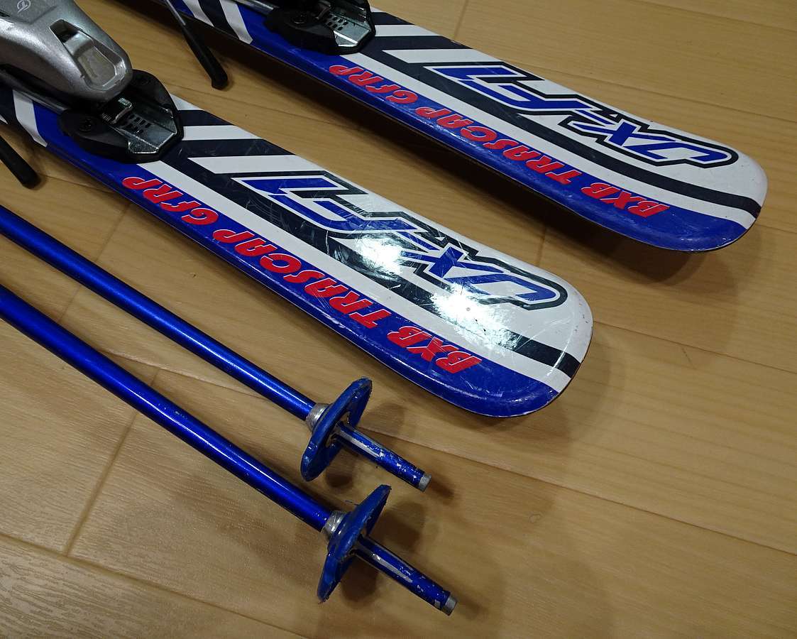 送料無料）Jrスキー板+ビンディング+ストック セット JX-F1 板 約106cm