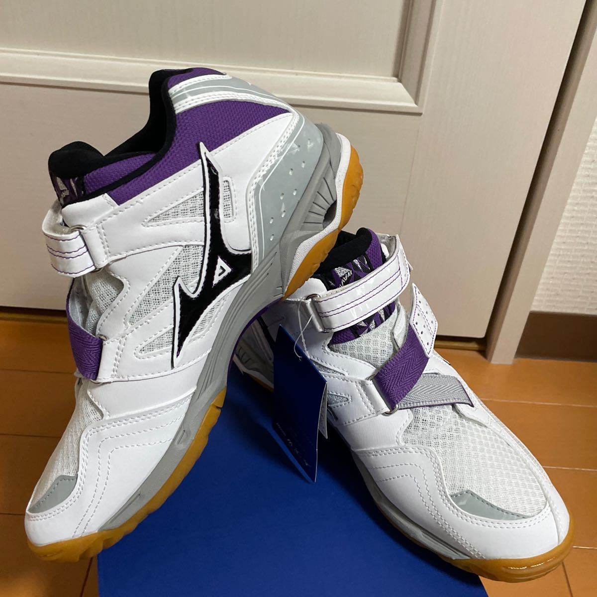新品未使用 ミズノ mizuno バレーボールシューズ ウエーブアルテミス 4