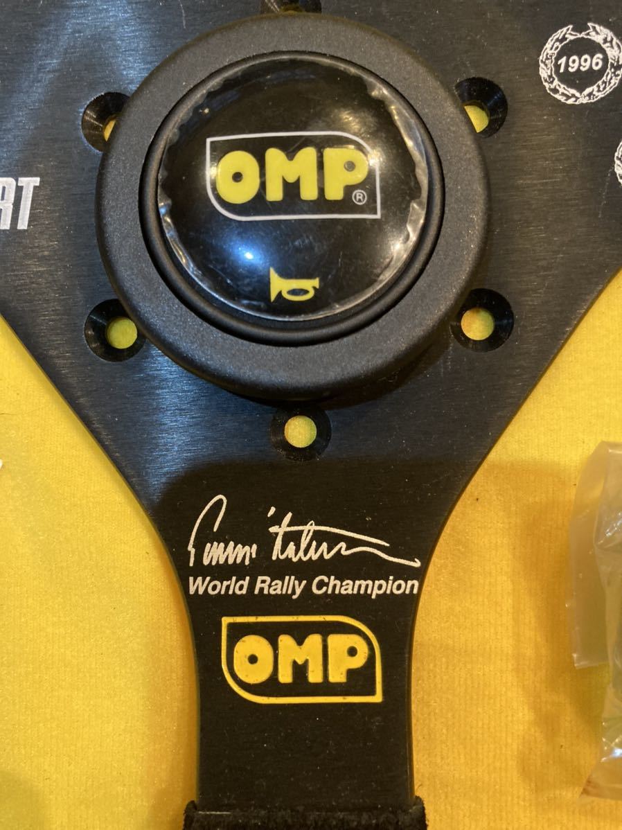 OMP トミー・マキネンWRC4連覇記念モデルステアリング 世界限定500本