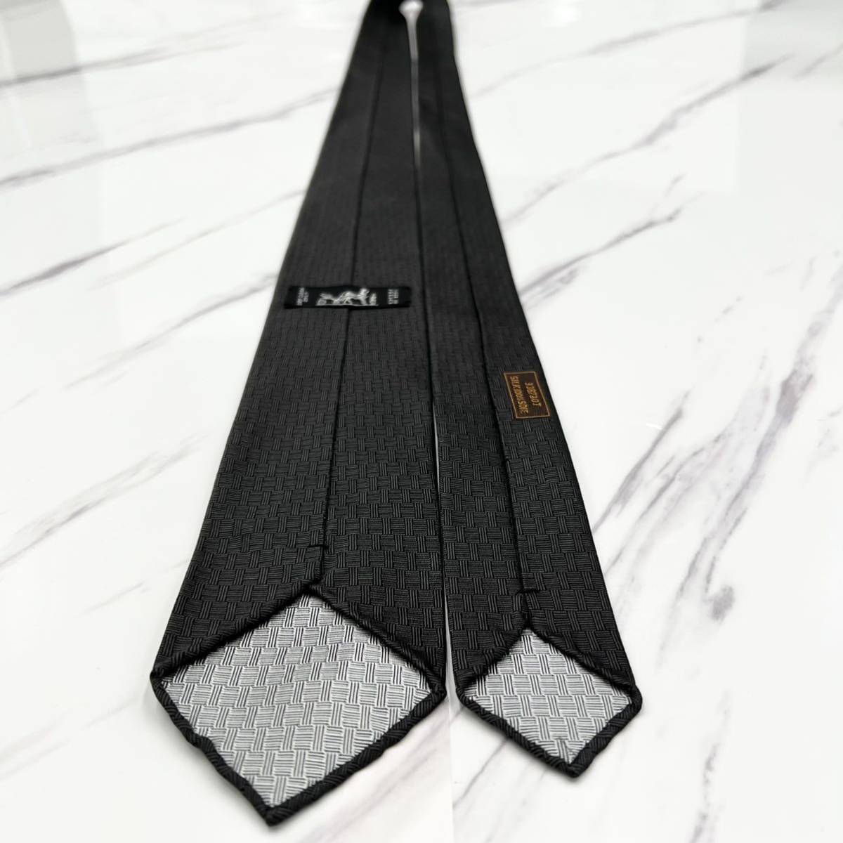 未使用 ネクタイ シルク100% HERMES エルメス ファソネH H柄 H織 刺繍