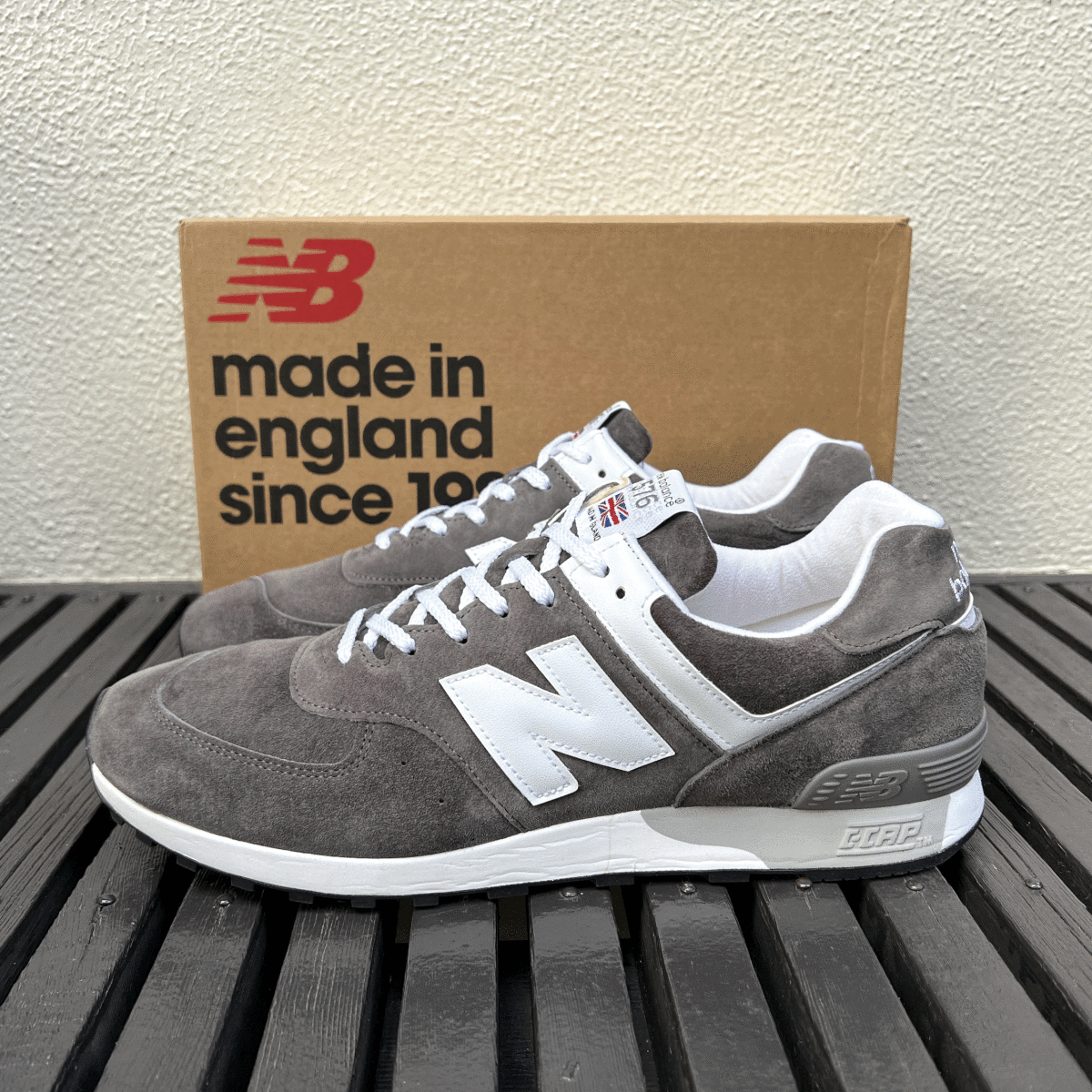 Yahoo!オークション - 廃番 UK製 New Balance M576GRS グレー×ホワイ