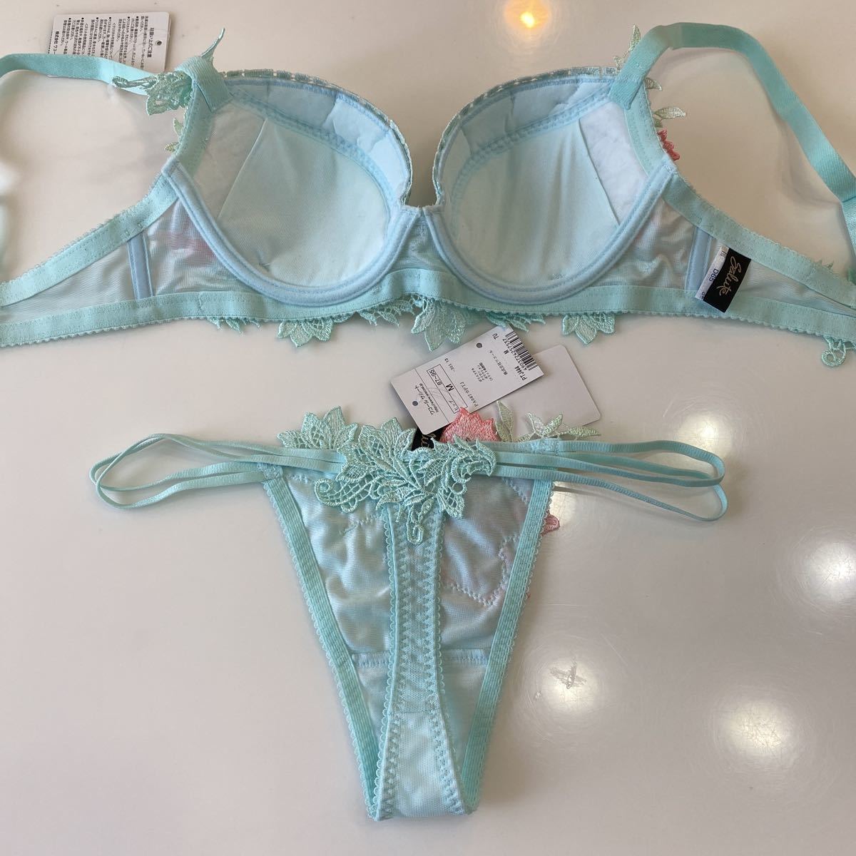 未使用タグ付 ワコール サルート ブラジャーD65 ショーツM 上下セット