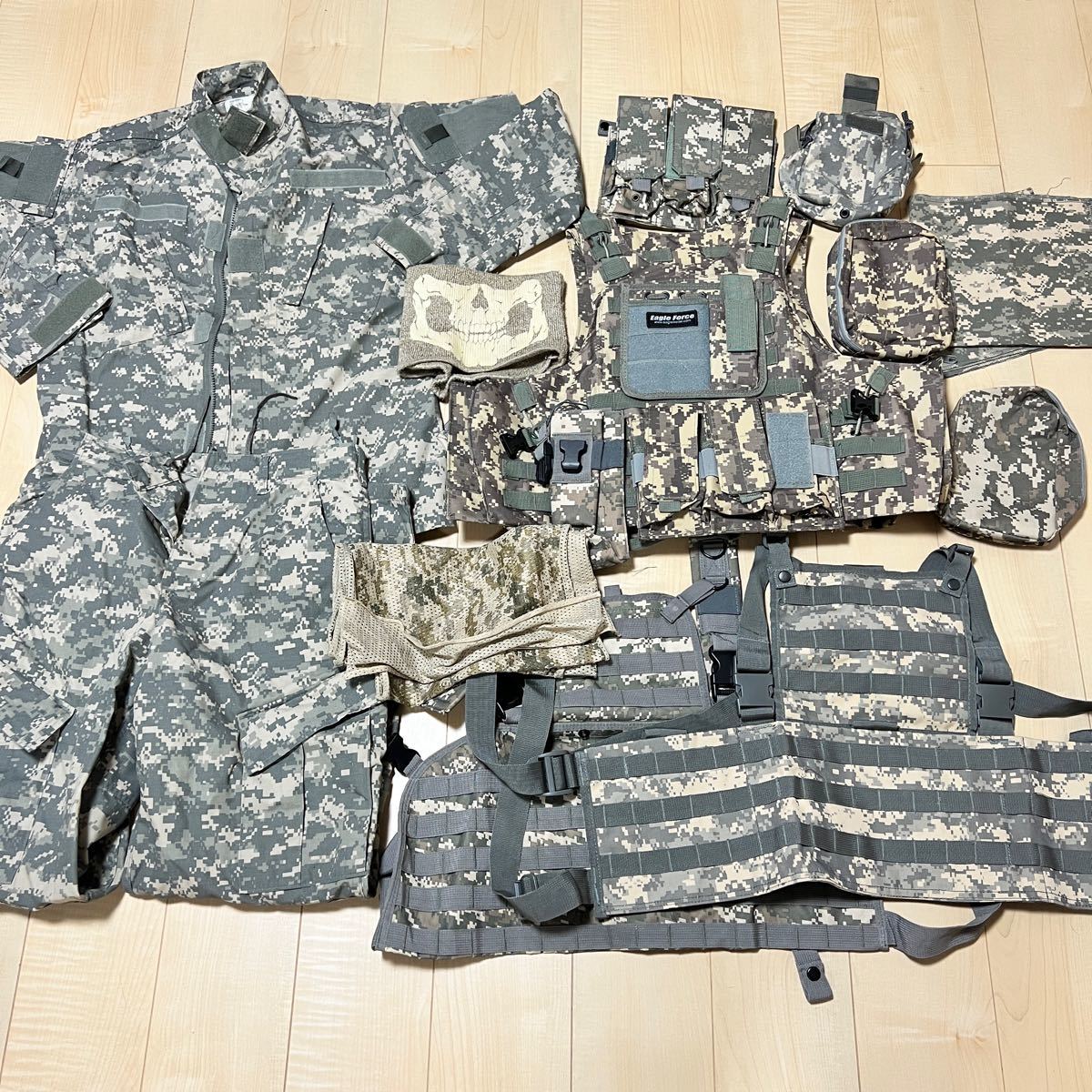 米軍実物アイテム含む ACU迷彩装備多数 チェストリグ ボディアーマー