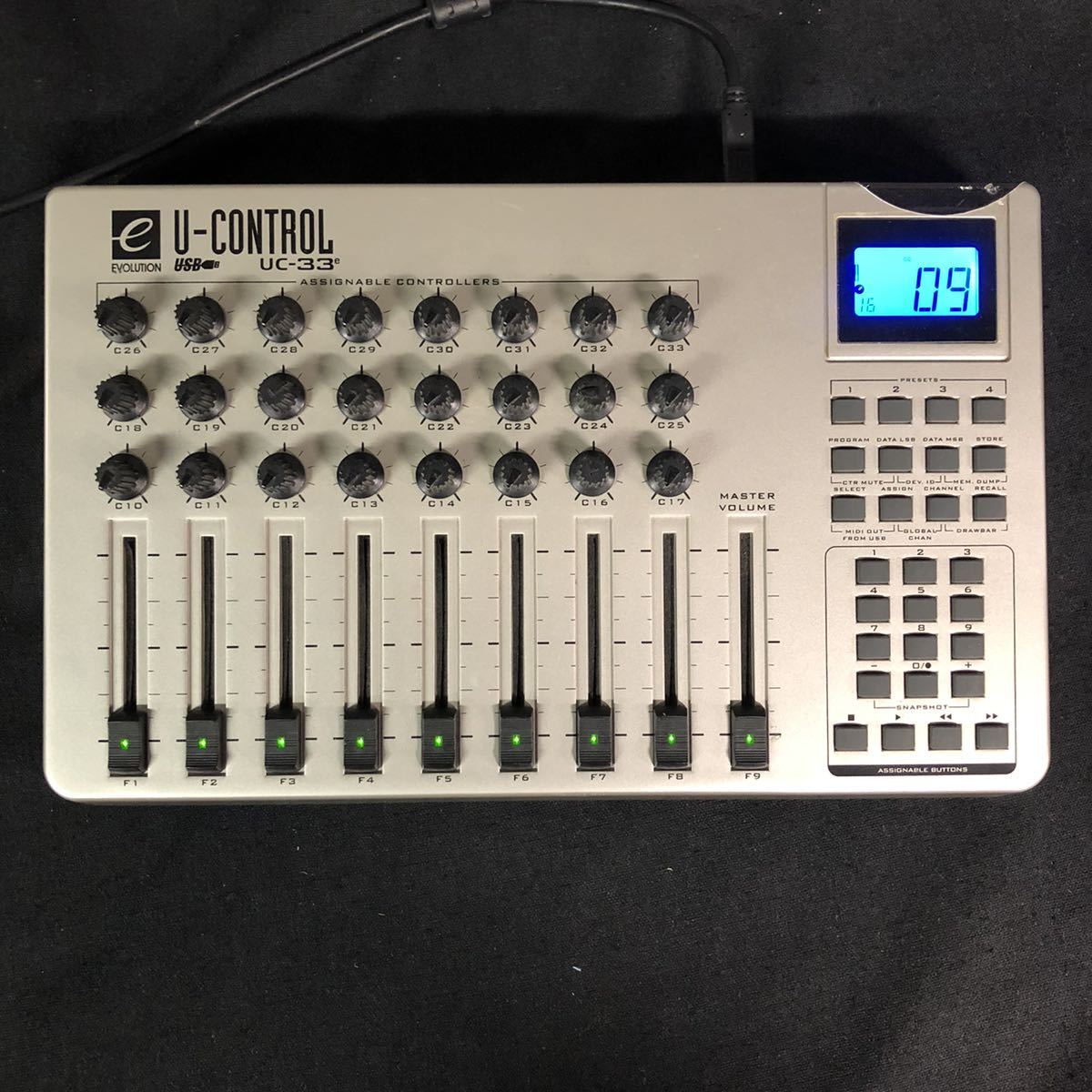 Yahoo!オークション - [A-3-re] EVOLUTION UC-33 U-CONTROL MIDIコント